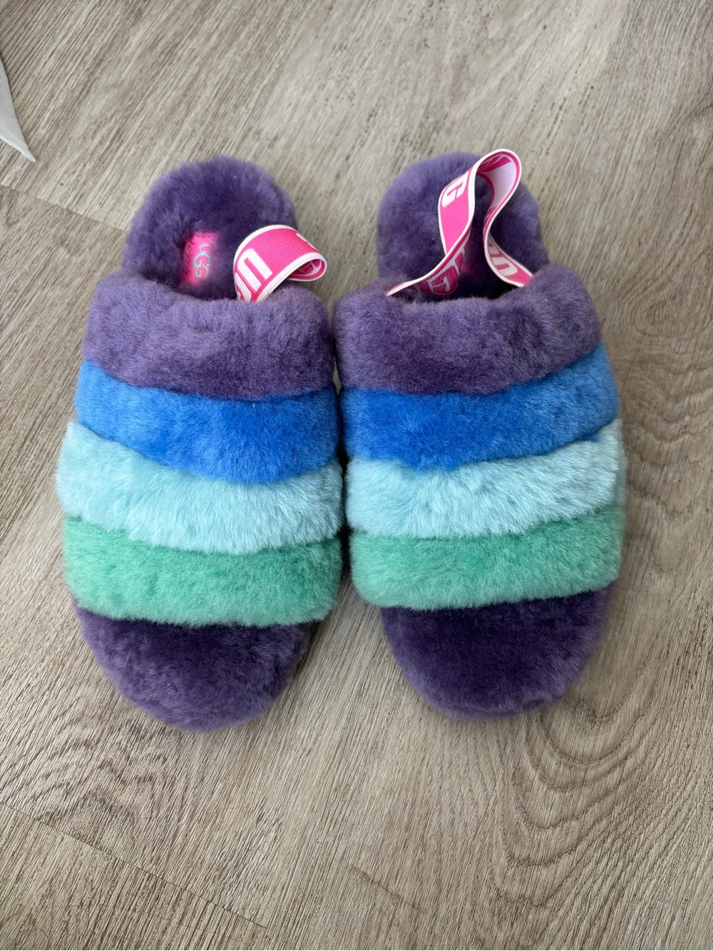 UGG Fluff Yeah Rainbow Purple Furry Women’s Slides Sz 6